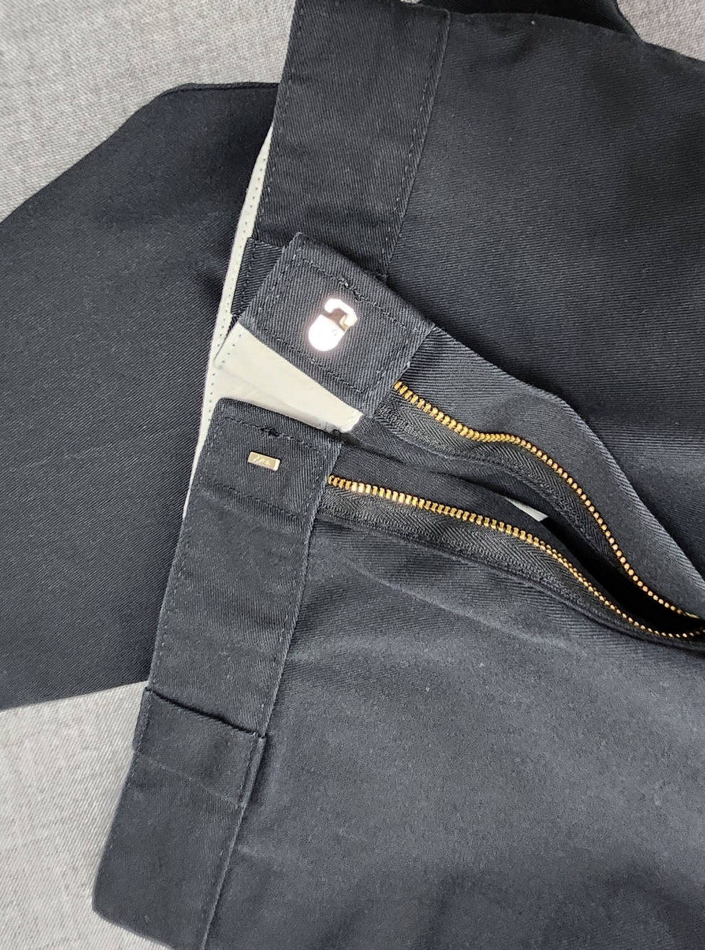 Dickies Loose Fit Black Utility Reinforced Knee Pants. 30 × 32 - Picture 4 of 10